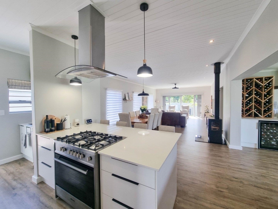 3 Bedroom Property for Sale in Sandbaai Western Cape